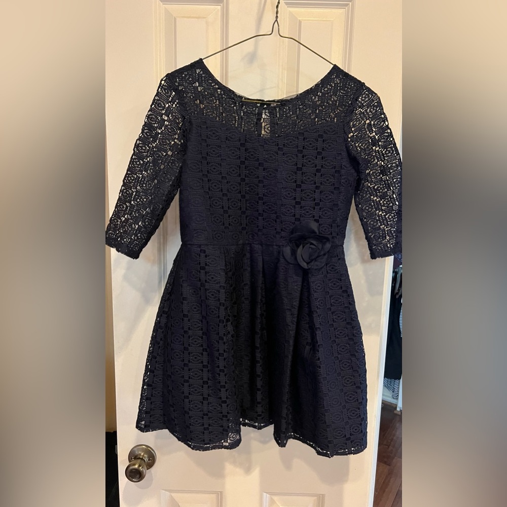 Pippa & Julie size 10 navy 3/4 sleeve lace dress with fabric rose at waist, EUC
